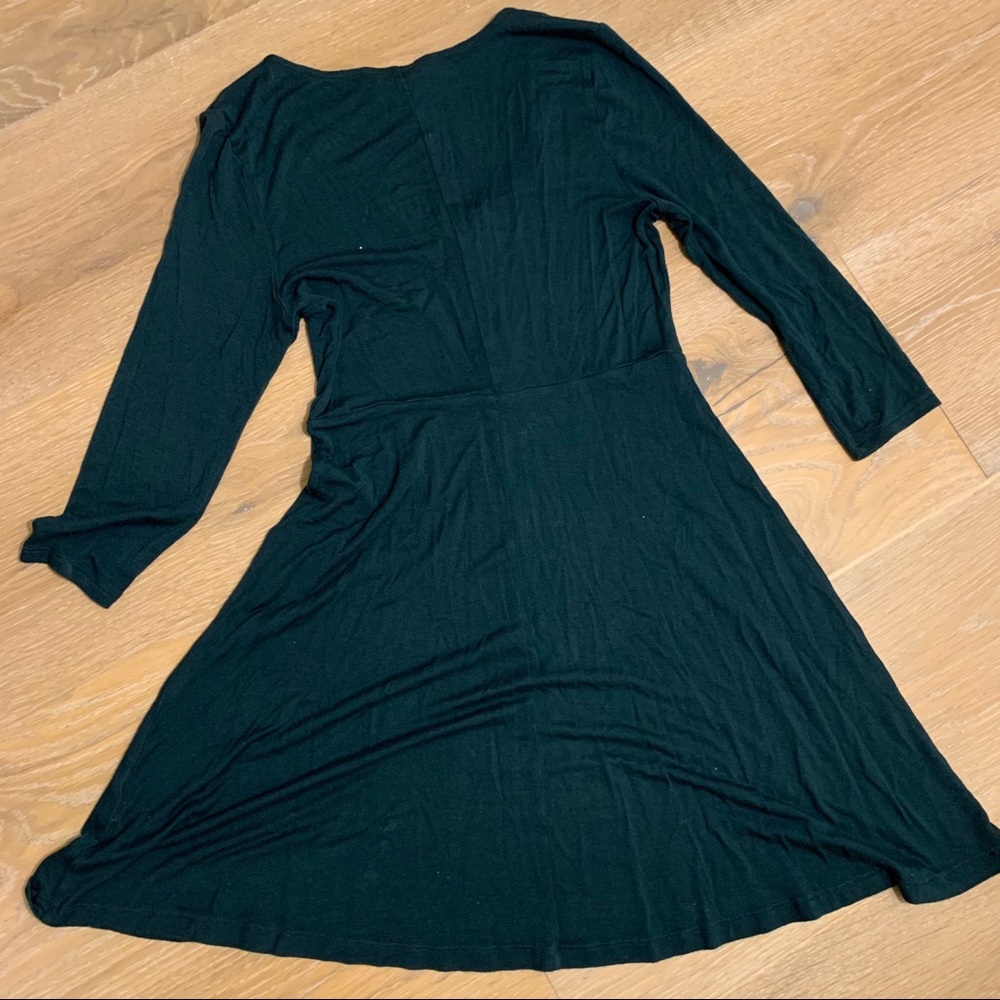 Express dress - Picture 2 of 3